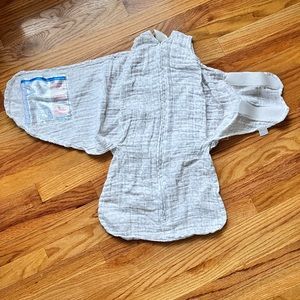 HALO® SleepSack® Small Circles Muslin Cotton Swaddle in Grey